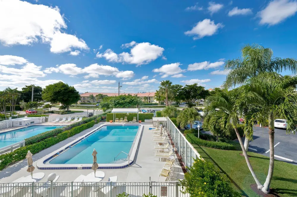 52 Yacht Club Drive #309 North Palm Beach, FL 33408
