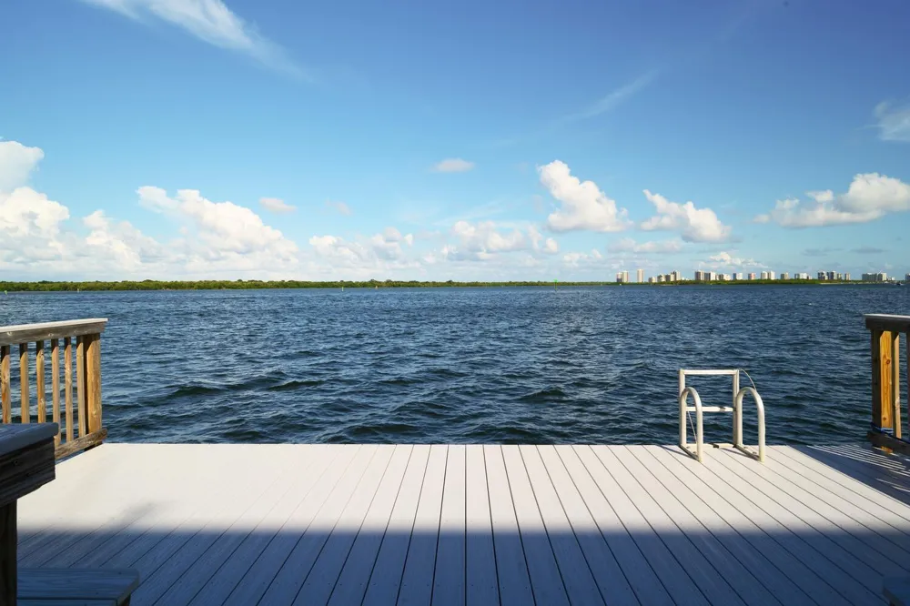 52 Yacht Club Drive #309 North Palm Beach, FL 33408