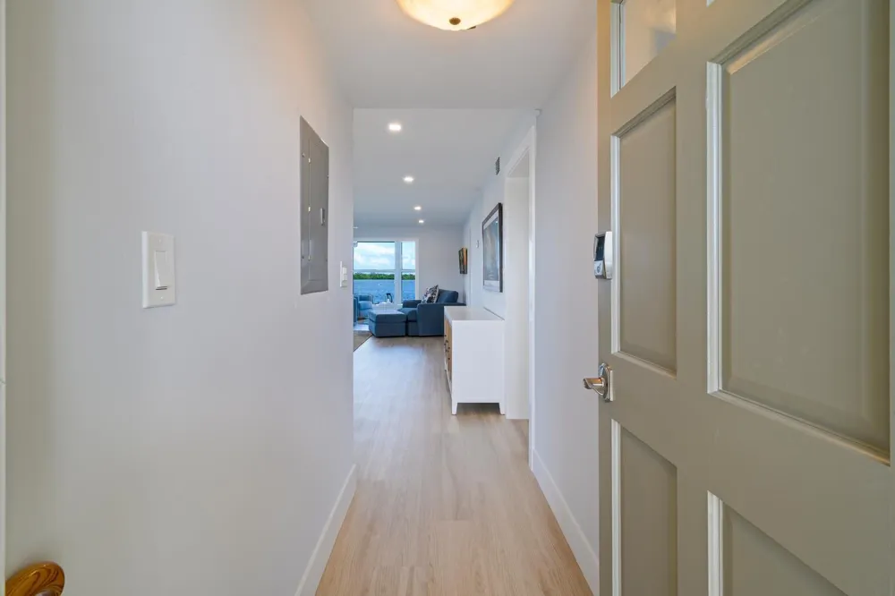 52 Yacht Club Drive #309 North Palm Beach, FL 33408