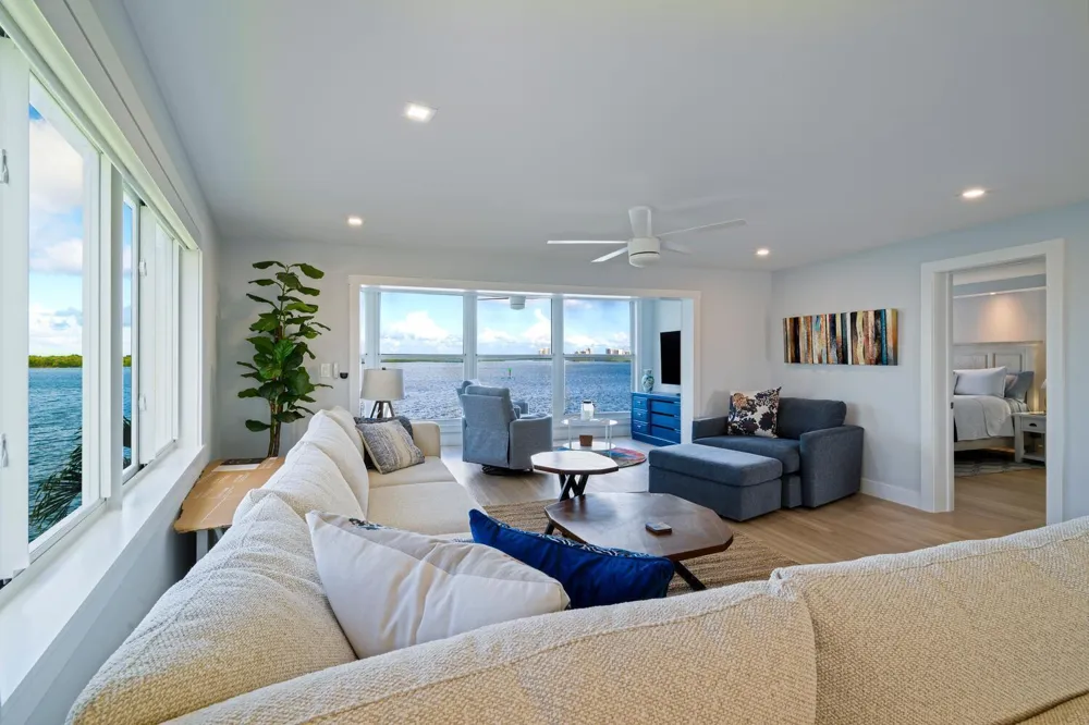 52 Yacht Club Drive #309 North Palm Beach, FL 33408