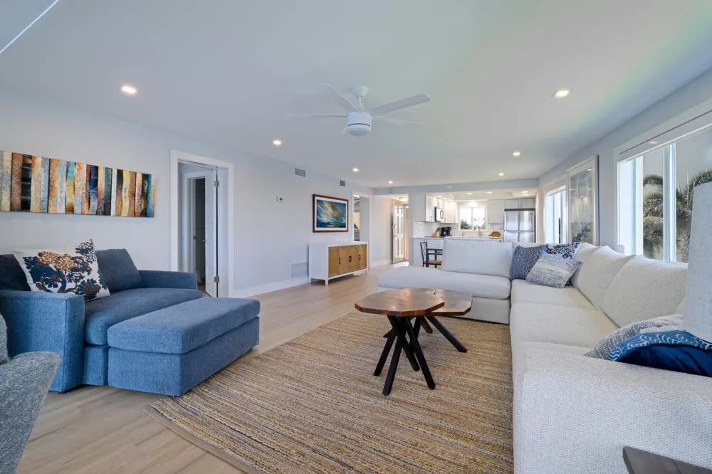 52 Yacht Club Drive #309 North Palm Beach, FL 33408