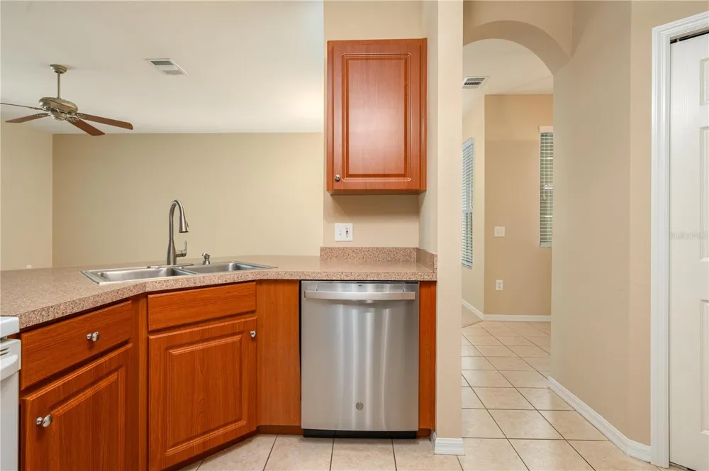 590 GRASSLANDS VILLAGE CIRCLE #590 Lakeland, FL 33803