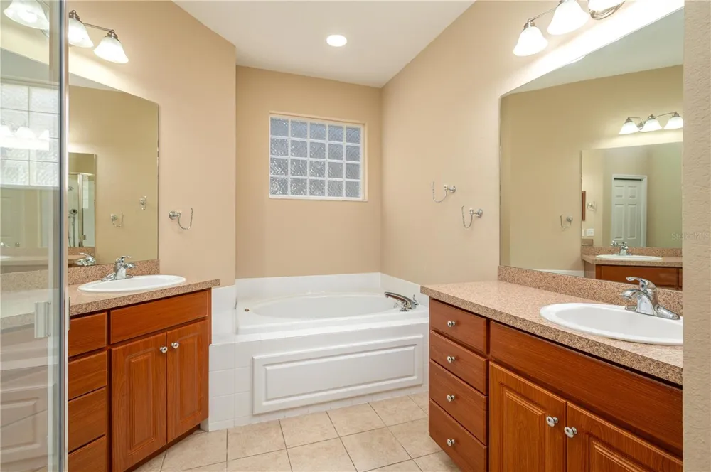 590 GRASSLANDS VILLAGE CIRCLE #590 Lakeland, FL 33803