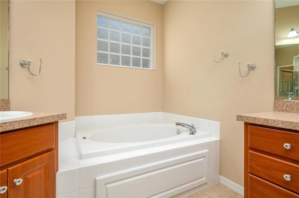 590 GRASSLANDS VILLAGE CIRCLE #590 Lakeland, FL 33803