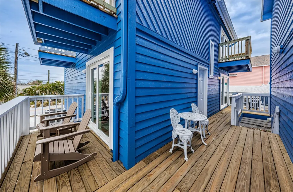 8432 W GULF BOULEVARD #Jellyfish Treasure Island, FL 33706