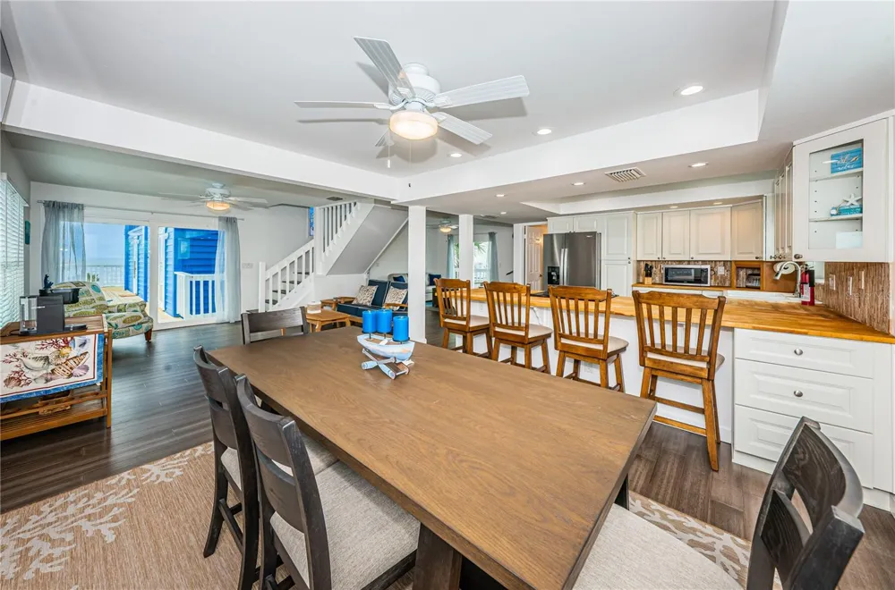 8432 W GULF BOULEVARD #Jellyfish Treasure Island, FL 33706