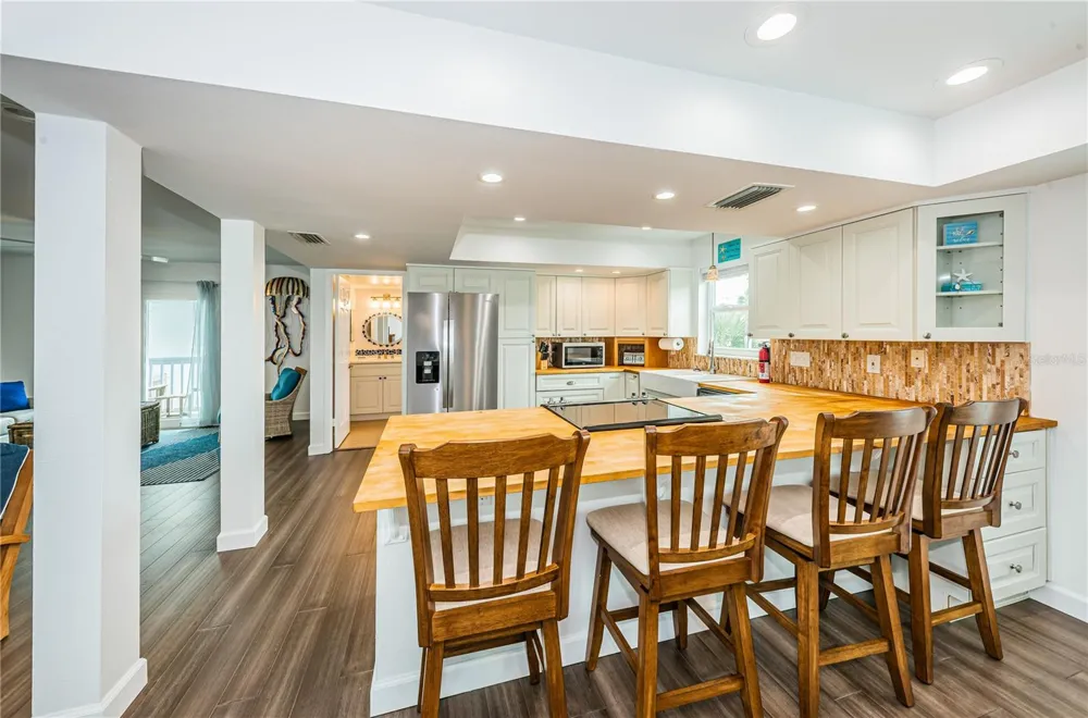 8432 W GULF BOULEVARD #Jellyfish Treasure Island, FL 33706