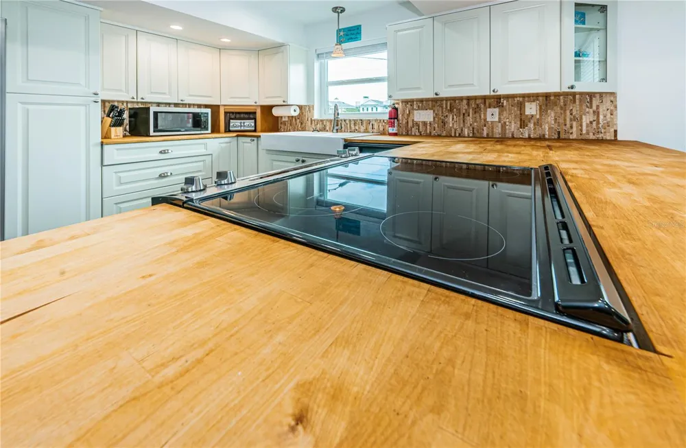 8432 W GULF BOULEVARD #Jellyfish Treasure Island, FL 33706