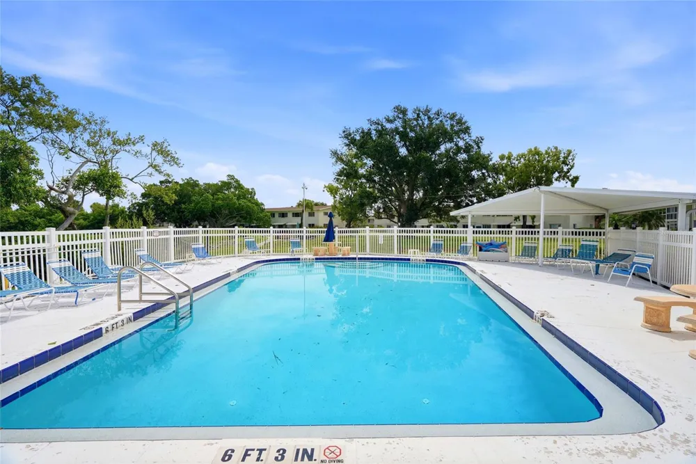 4570 OVERLOOK DRIVE NE #175 St Petersburg, FL 33703