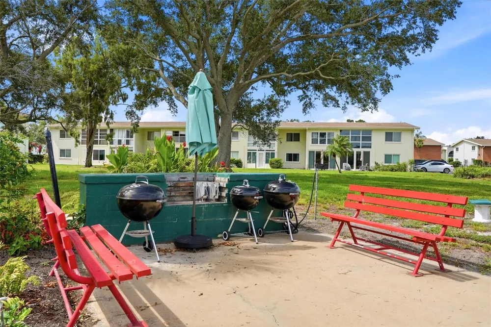 4570 OVERLOOK DRIVE NE #175 St Petersburg, FL 33703