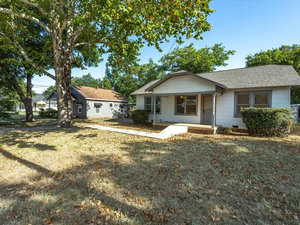 630 W Thompson Street Jacksboro, TX 76458