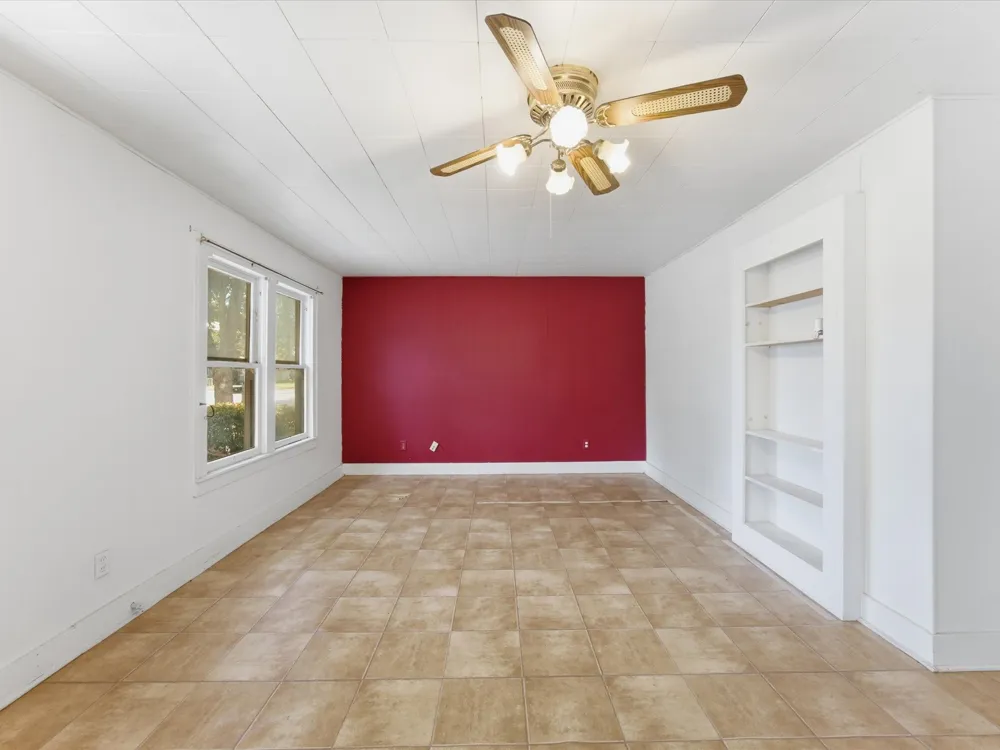 630 W Thompson Street Jacksboro, TX 76458