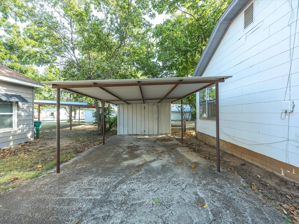 630 W Thompson Street Jacksboro, TX 76458
