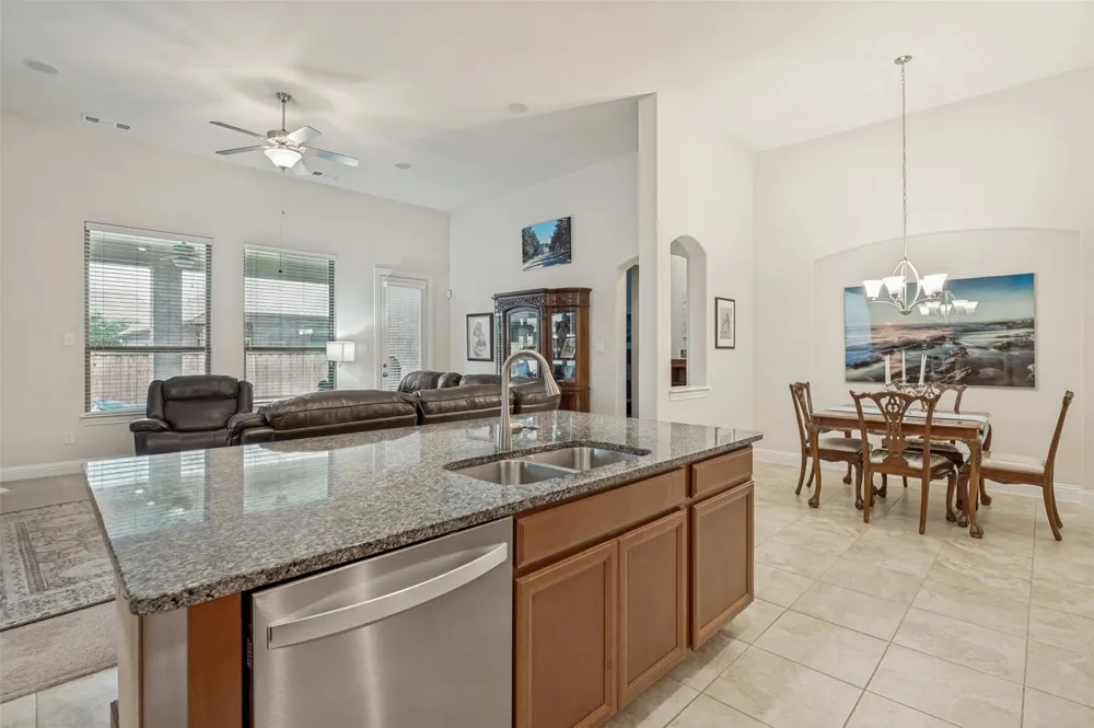 2810 Green Circle Drive Mansfield, TX 76063