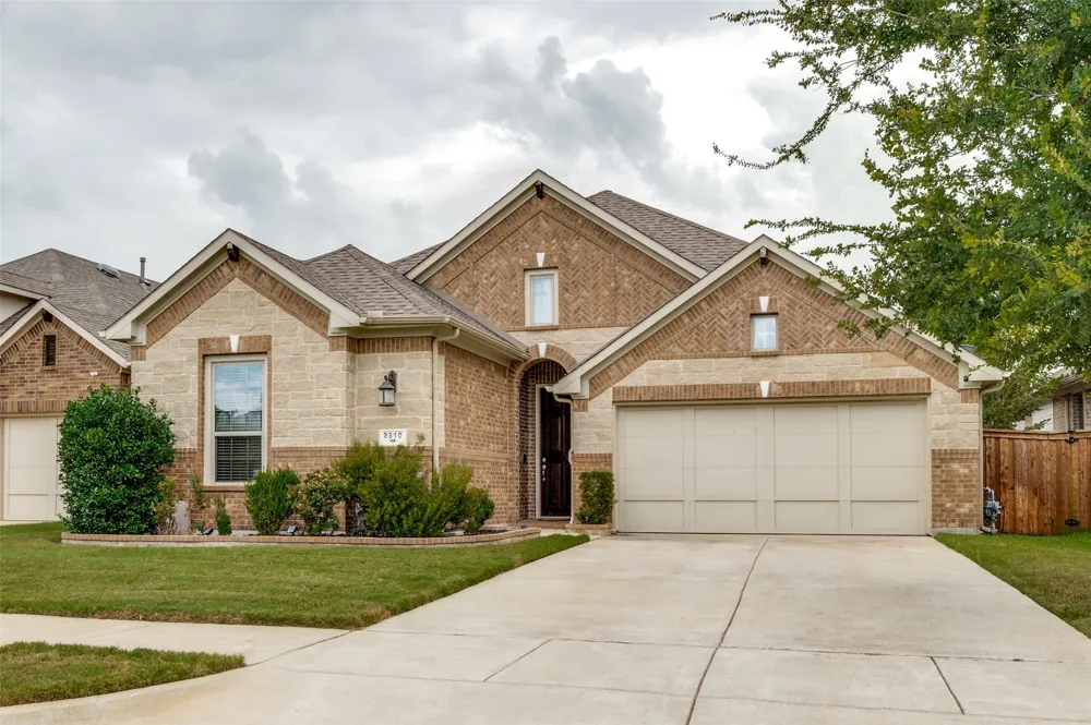 2810 Green Circle Drive Mansfield, TX 76063