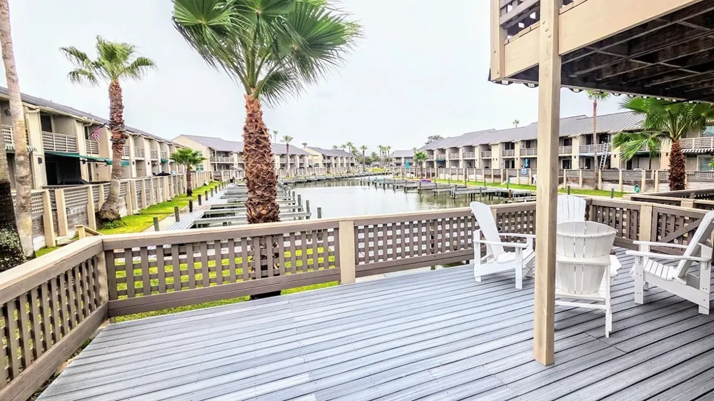 2001 Bayhouse Drive #2001 Rockport, TX 78382