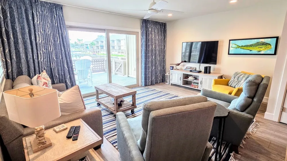 2001 Bayhouse Drive #2001 Rockport, TX 78382
