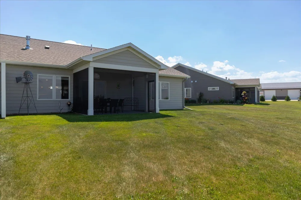 162 Sandstone Drive NW Eyota, MN 55934