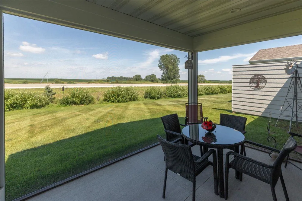 162 Sandstone Drive NW Eyota, MN 55934