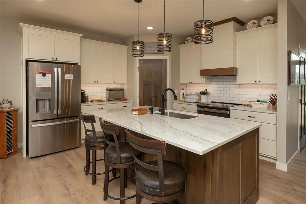 162 Sandstone Drive NW Eyota, MN 55934