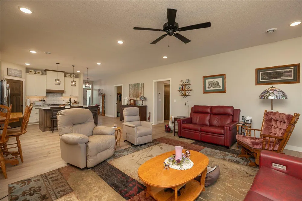 162 Sandstone Drive NW Eyota, MN 55934