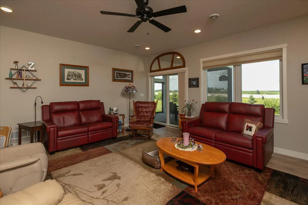 162 Sandstone Drive NW Eyota, MN 55934