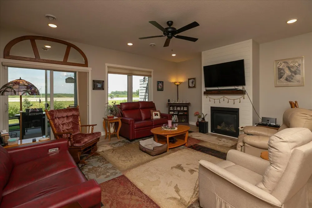 162 Sandstone Drive NW Eyota, MN 55934