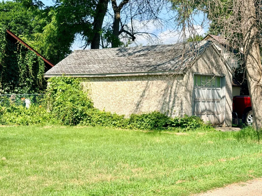 1205 6th Avenue Worthington, MN 56187