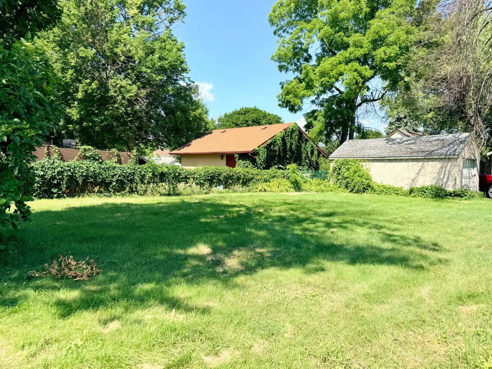1205 6th Avenue Worthington, MN 56187