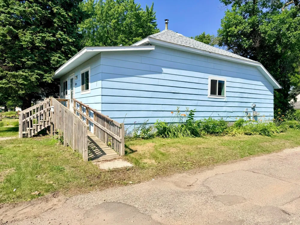 1205 6th Avenue Worthington, MN 56187
