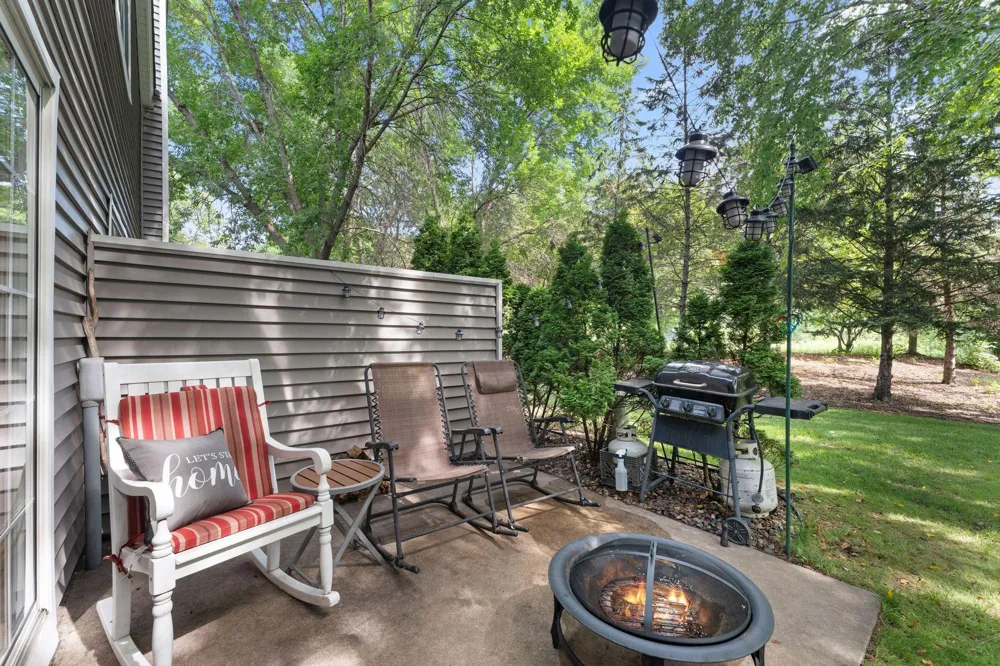 8438 Copperfield Way #78 Inver Grove Heights, MN 55076