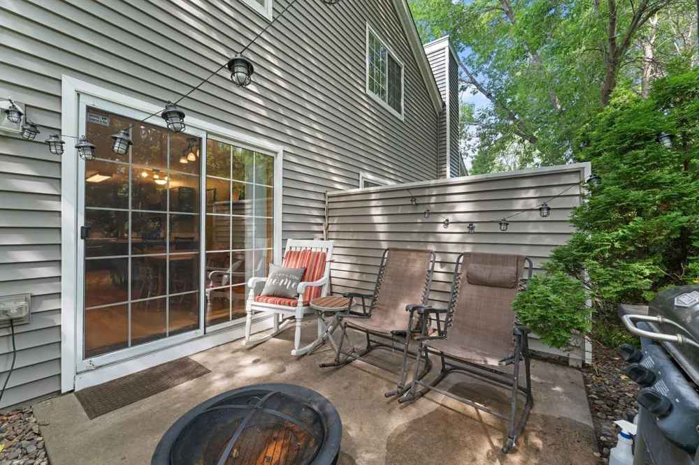 8438 Copperfield Way #78 Inver Grove Heights, MN 55076