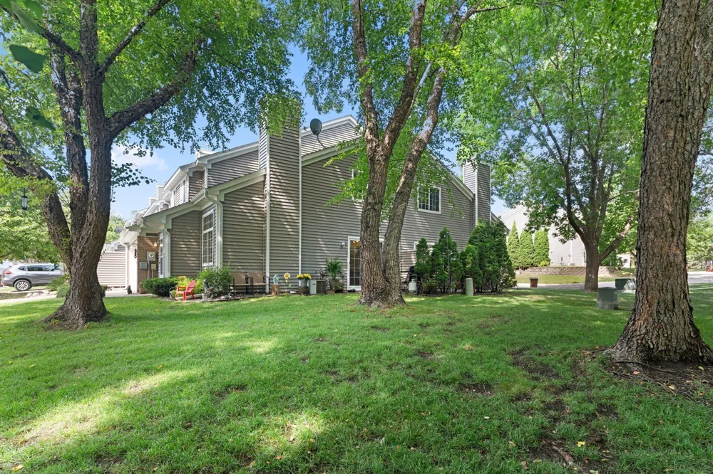 8438 Copperfield Way #78 Inver Grove Heights, MN 55076