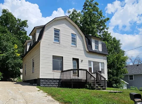22 2nd Street SE