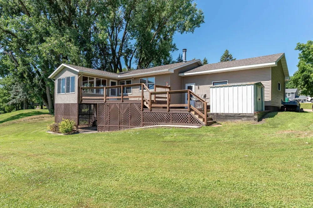 33385 Sibley Heights Lane Le Sueur, MN 56058