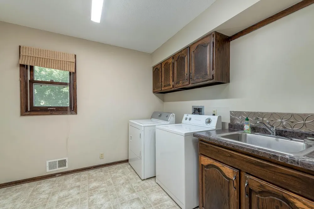 33385 Sibley Heights Lane Le Sueur, MN 56058