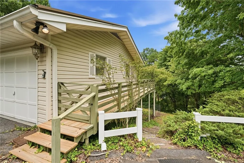 2325 Ridgecrest Circle Hiawassee, GA 30546