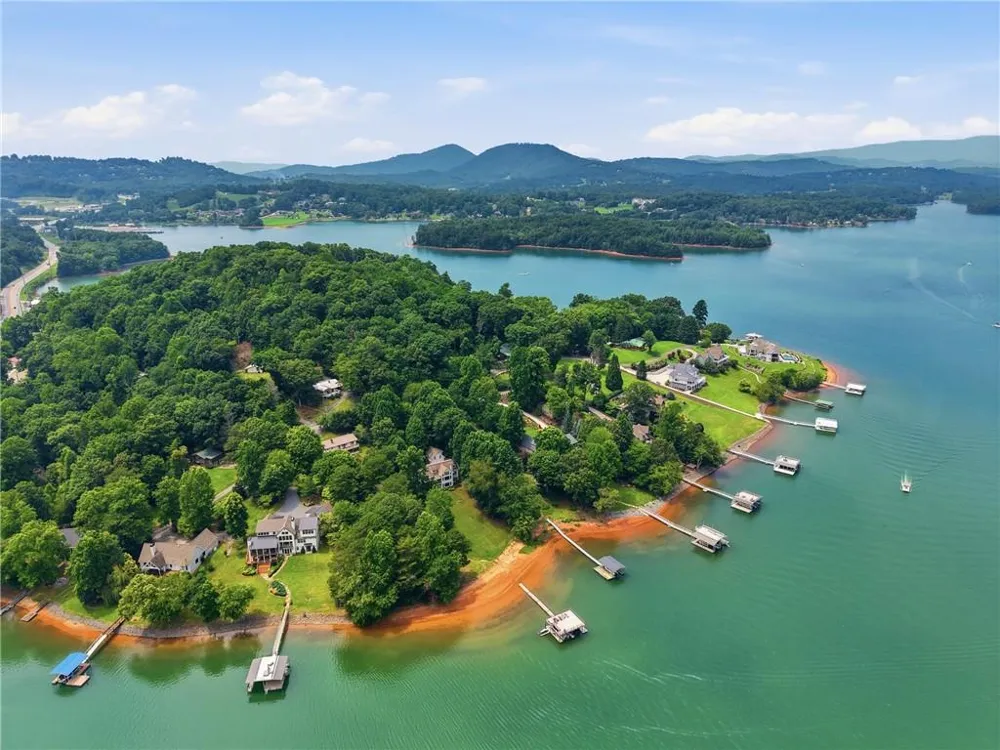 2325 Ridgecrest Circle Hiawassee, GA 30546