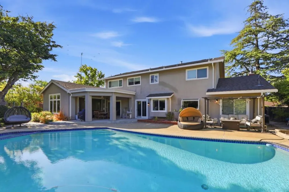 20234 Edinburgh Drive Saratoga, CA 95070