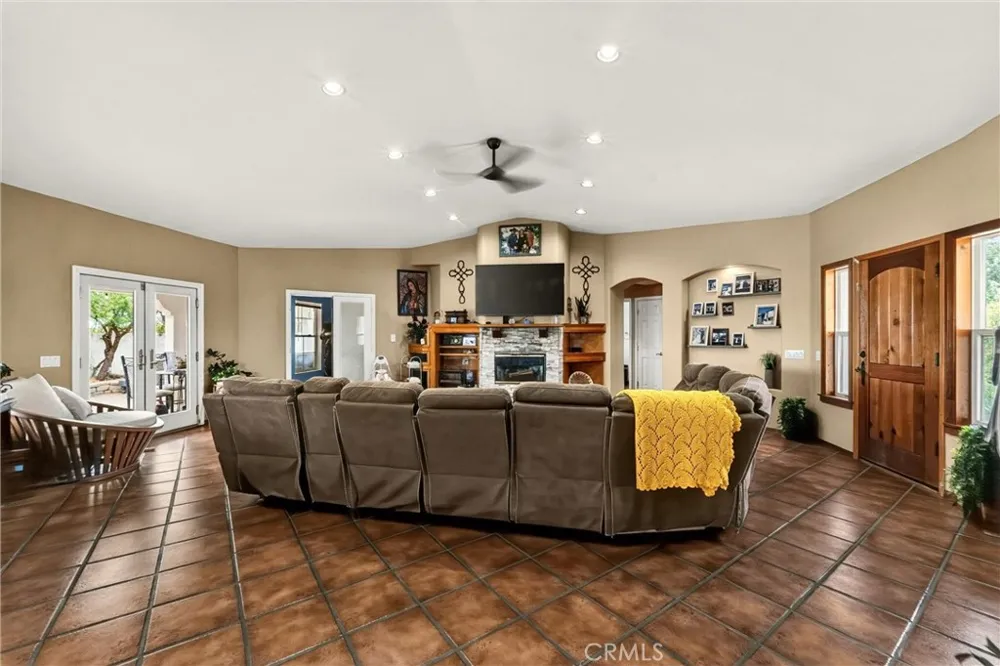 49185 Tomahawk Court Aguanga, CA 92536