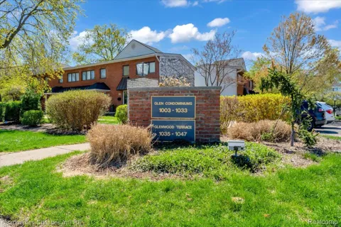1035 Old Woodward Avenue #5