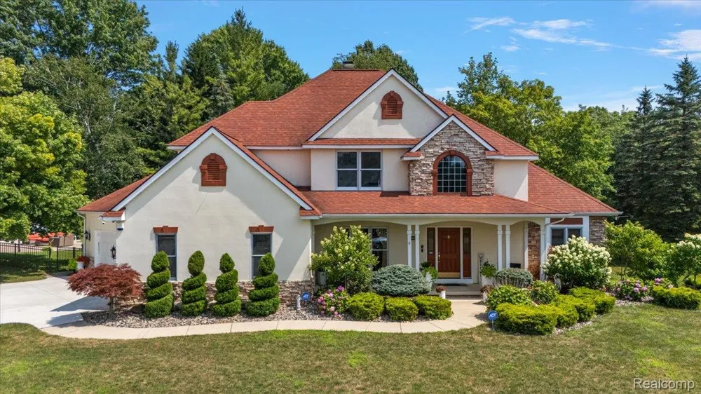 3460 Forest Meadow Court Saginaw Charter Township, MI 48603