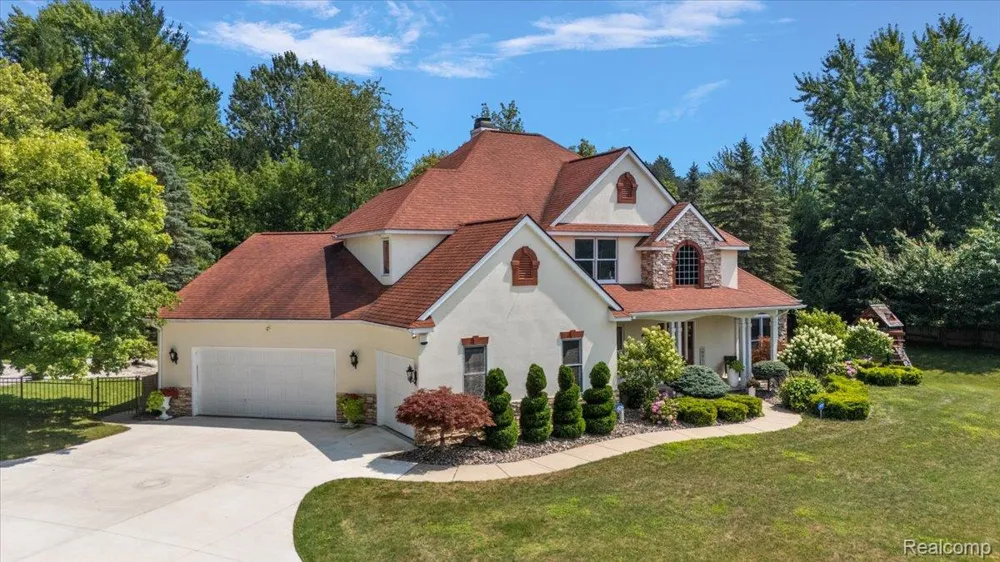 3460 Forest Meadow Court Saginaw Charter Township, MI 48603