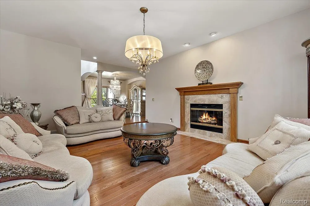 3460 Forest Meadow Court Saginaw Charter Township, MI 48603
