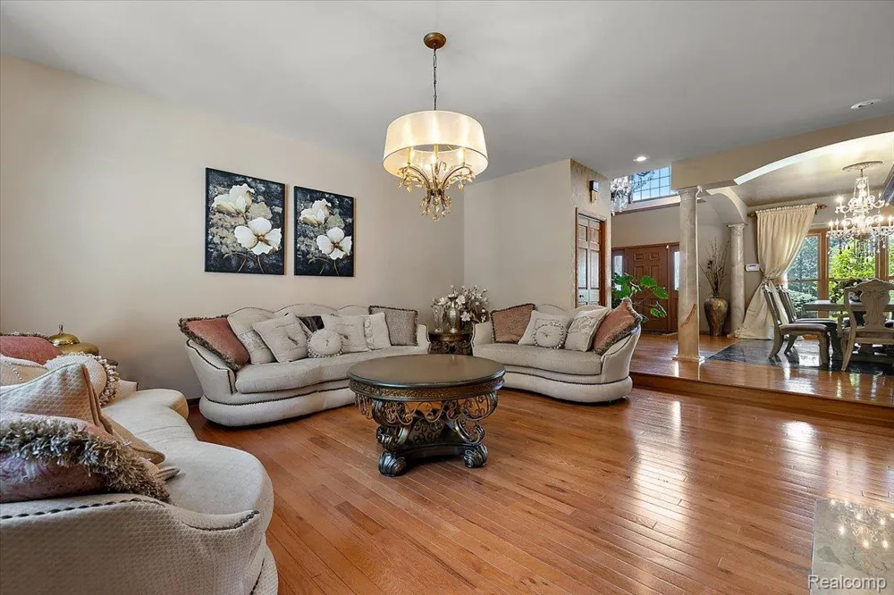 3460 Forest Meadow Court Saginaw Charter Township, MI 48603