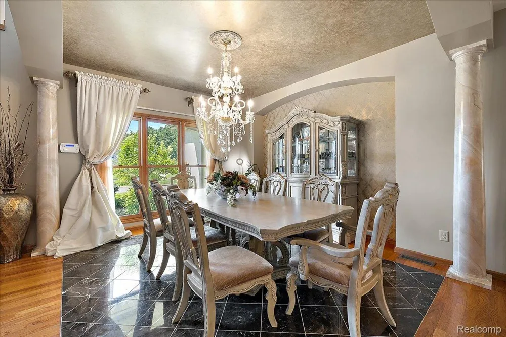 3460 Forest Meadow Court Saginaw Charter Township, MI 48603