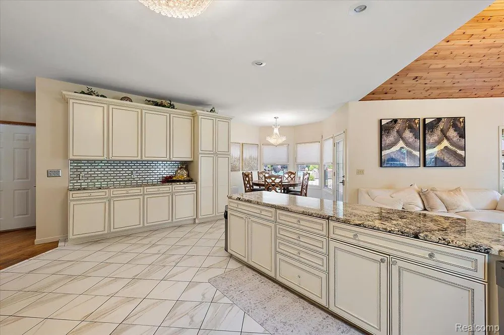 3460 Forest Meadow Court Saginaw Charter Township, MI 48603