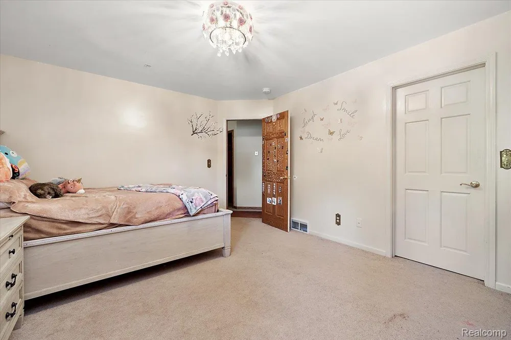 3460 Forest Meadow Court Saginaw Charter Township, MI 48603