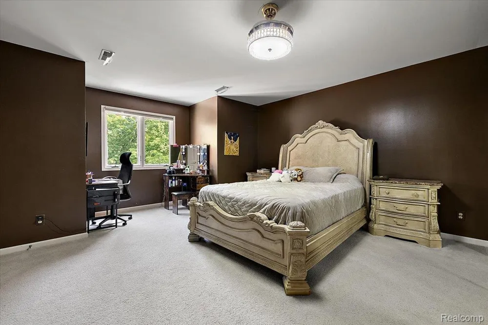 3460 Forest Meadow Court Saginaw Charter Township, MI 48603
