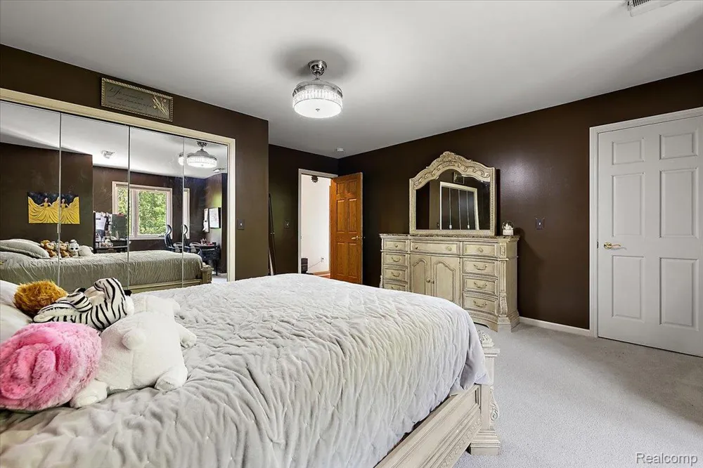 3460 Forest Meadow Court Saginaw Charter Township, MI 48603